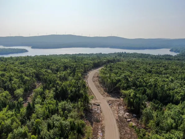 1 Overlook Drive, Lincoln, ME 04457