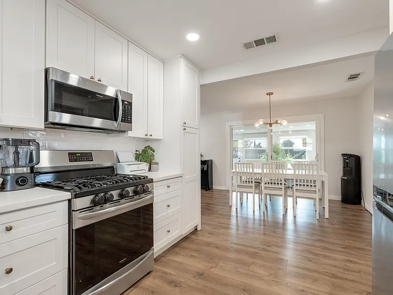 9483 Pennywood Rd — Photo 13