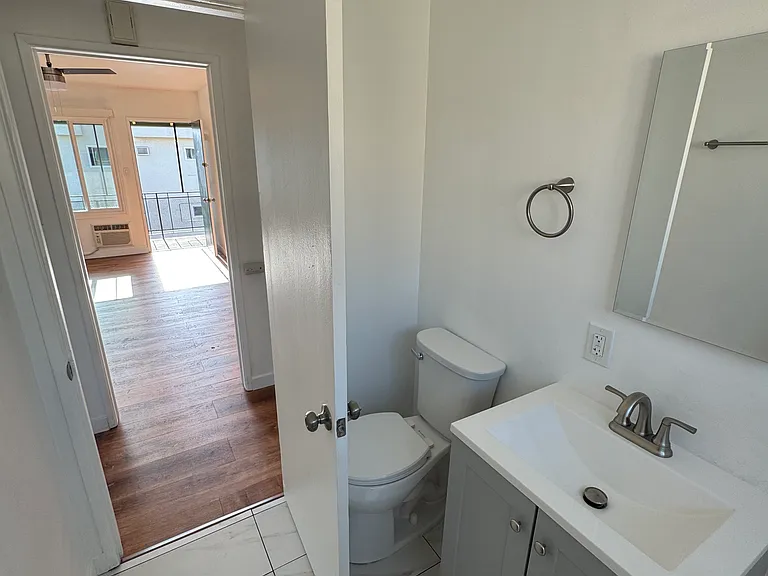 12329 Oxnard St #3 — Photo 7