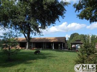 1199 Peeled Chestnut Ln, Sparta, TN 38583