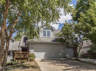 6864 Sharon Dr, Urbandale, IA 50322