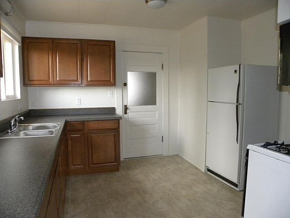2nd image of 315 N Lorena Ave
