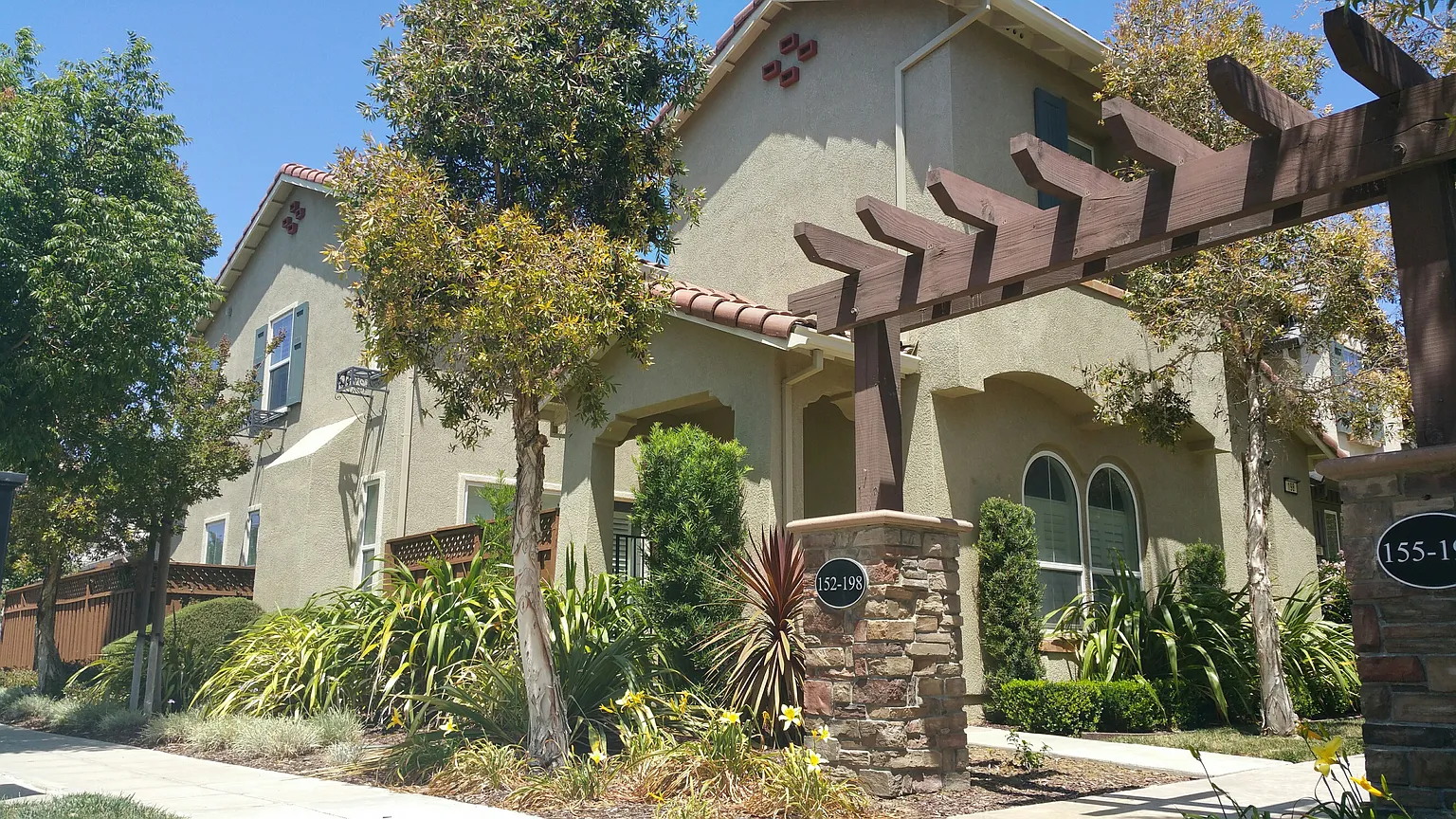 198 W Santa Cruz Way photo 1
