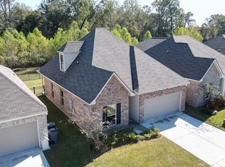 1261 Hickory Creek Dr, Baton Rouge, LA 70816