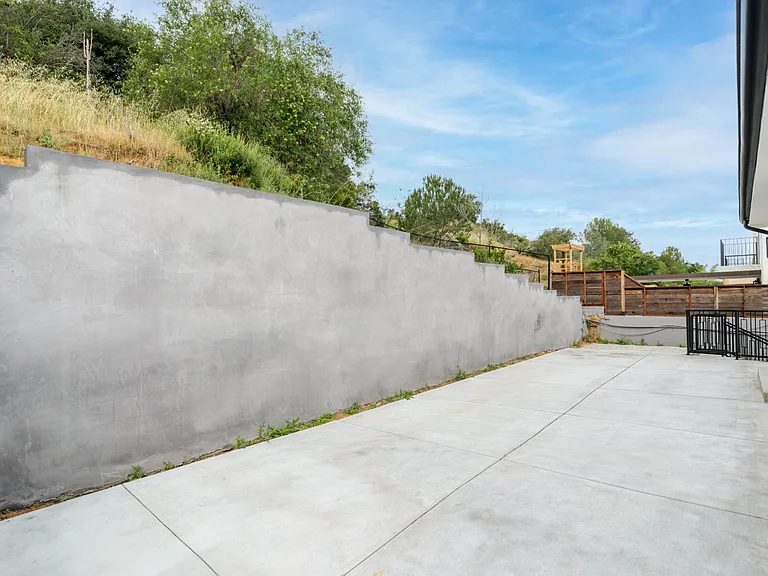 7416 Valaho Ln — Photo 36