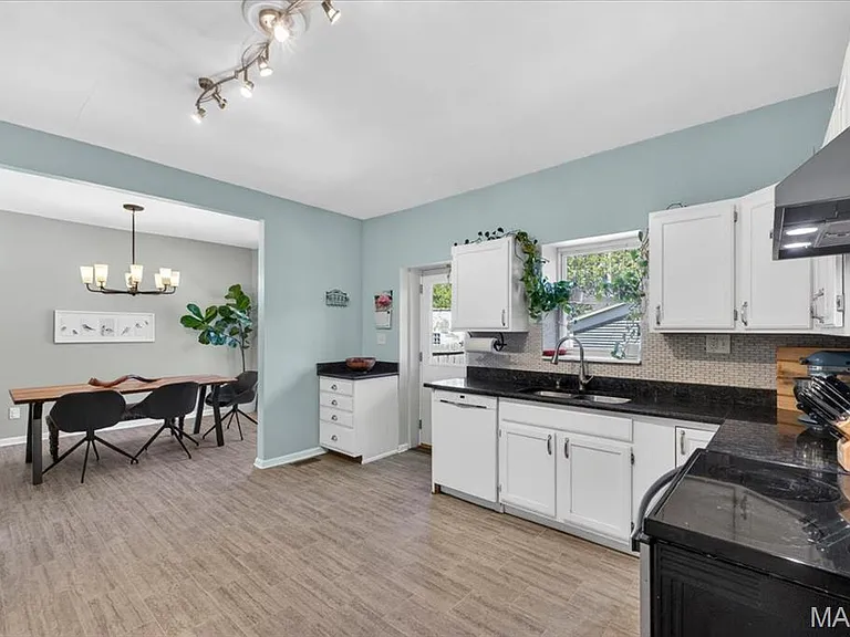 4161 Flad Ave — Photo 15