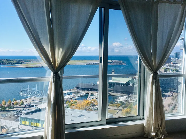 208 Queens Quay W — Photo 4