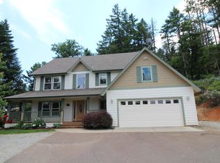 301 Leanna Way, Shady Cove, OR 97539