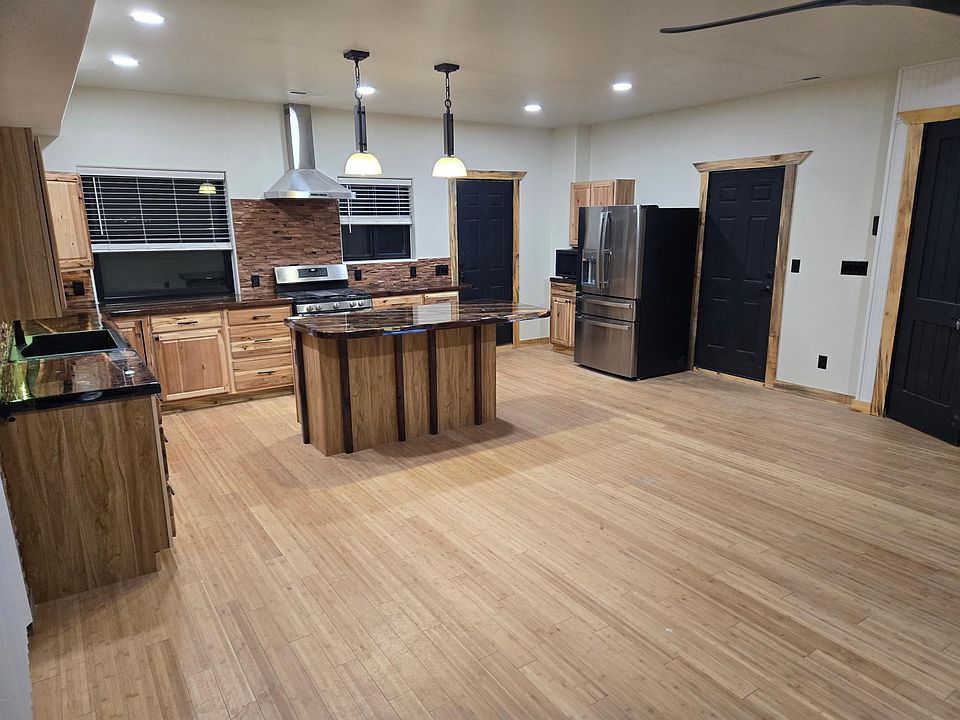 Kitchen & Living area.