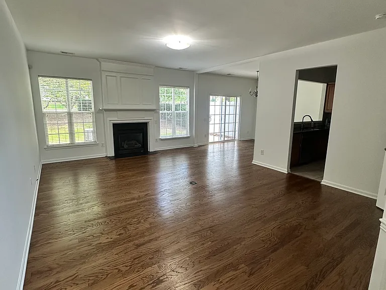 9002 Bishop Crest Ln — Photo 3