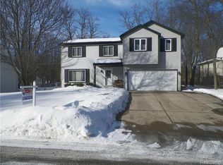 2959 Wilson Ave, Pinckney, MI
