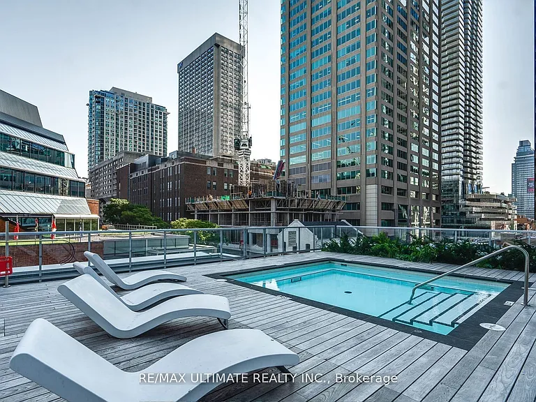 1 Yorkville Ave #1907 — Photo 22