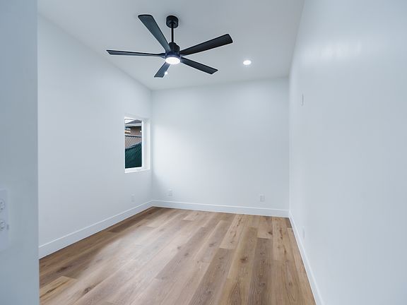 2nd image of 6511 Estrella Ave