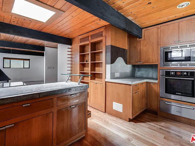 22277 Buena Ventura St — Photo 25