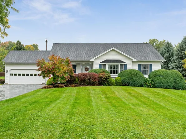 16 Summit Place, St. Albans Town, VT 05478