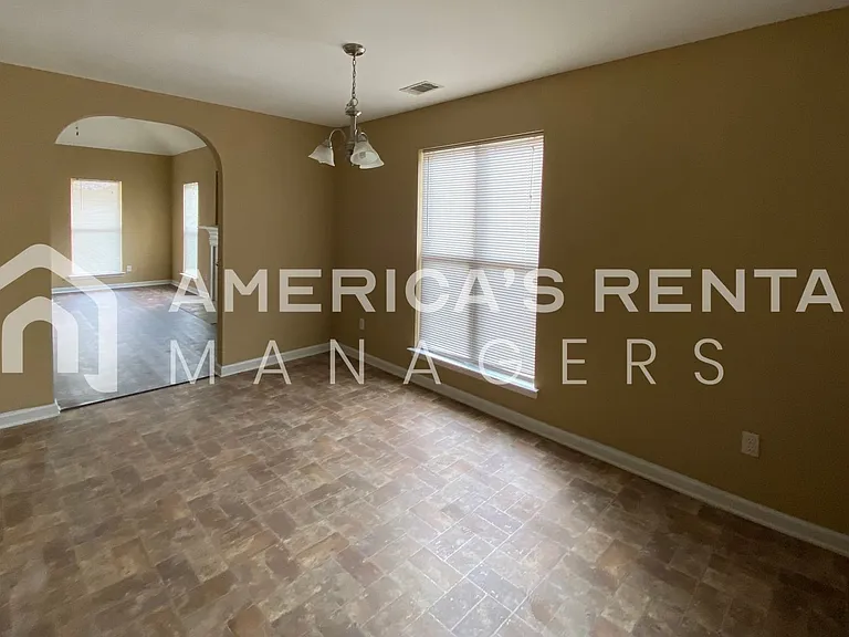 525 Fox Run Cir — Photo 15