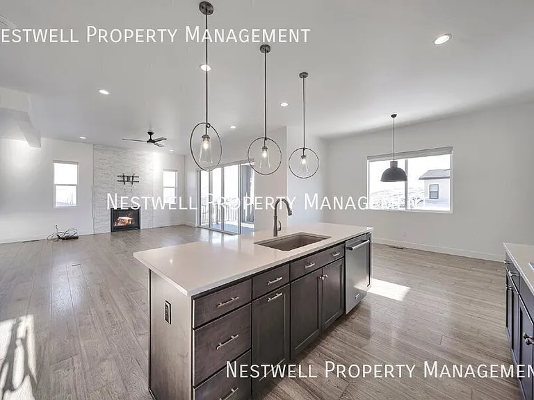 2346 E Snowy Peak Dr — Photo 11