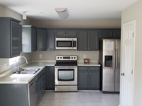 2nd image of 4004 Pepperbush Dr
