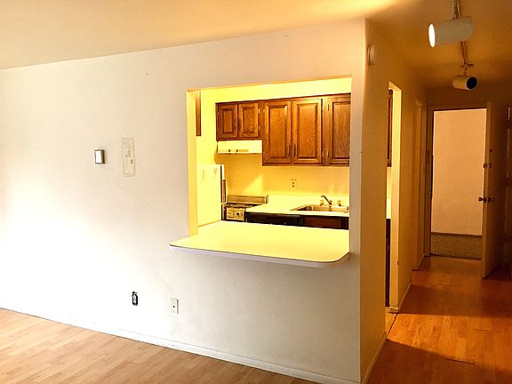 3rd image of 1270 N Marion St APT 208