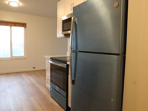 Kitchen with NEW appliances