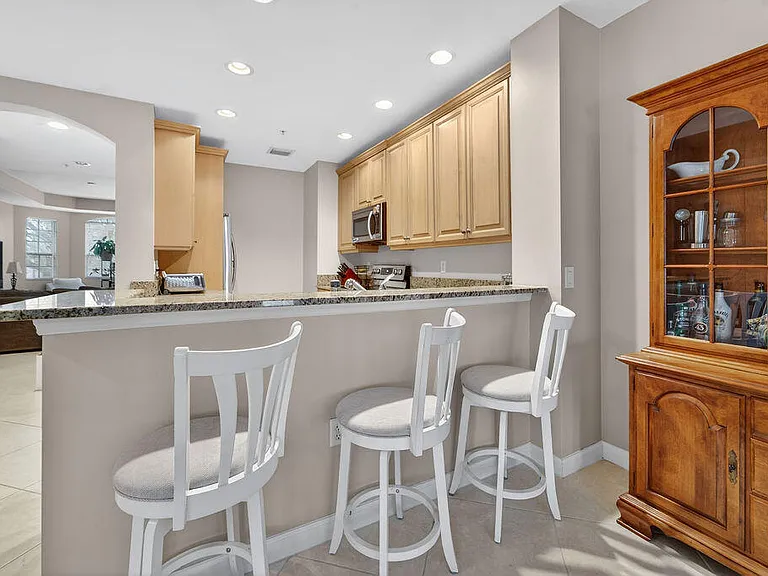 11860 Valencia Gardens Ave — Photo 13