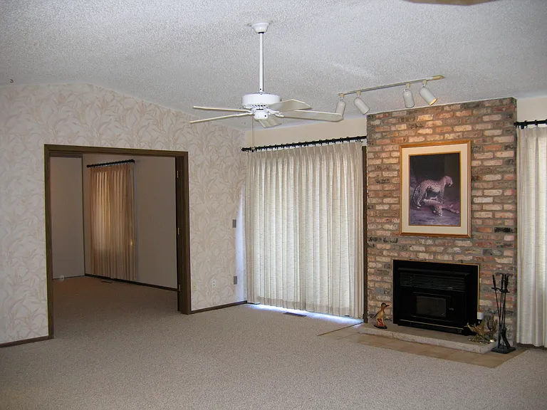 1215 Archer Ln N #1215 — Photo 4