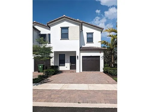 235 SW 159th Dr Photo 1