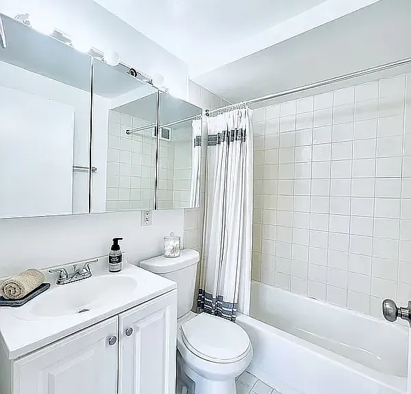1425 York Ave #7C — Photo 4