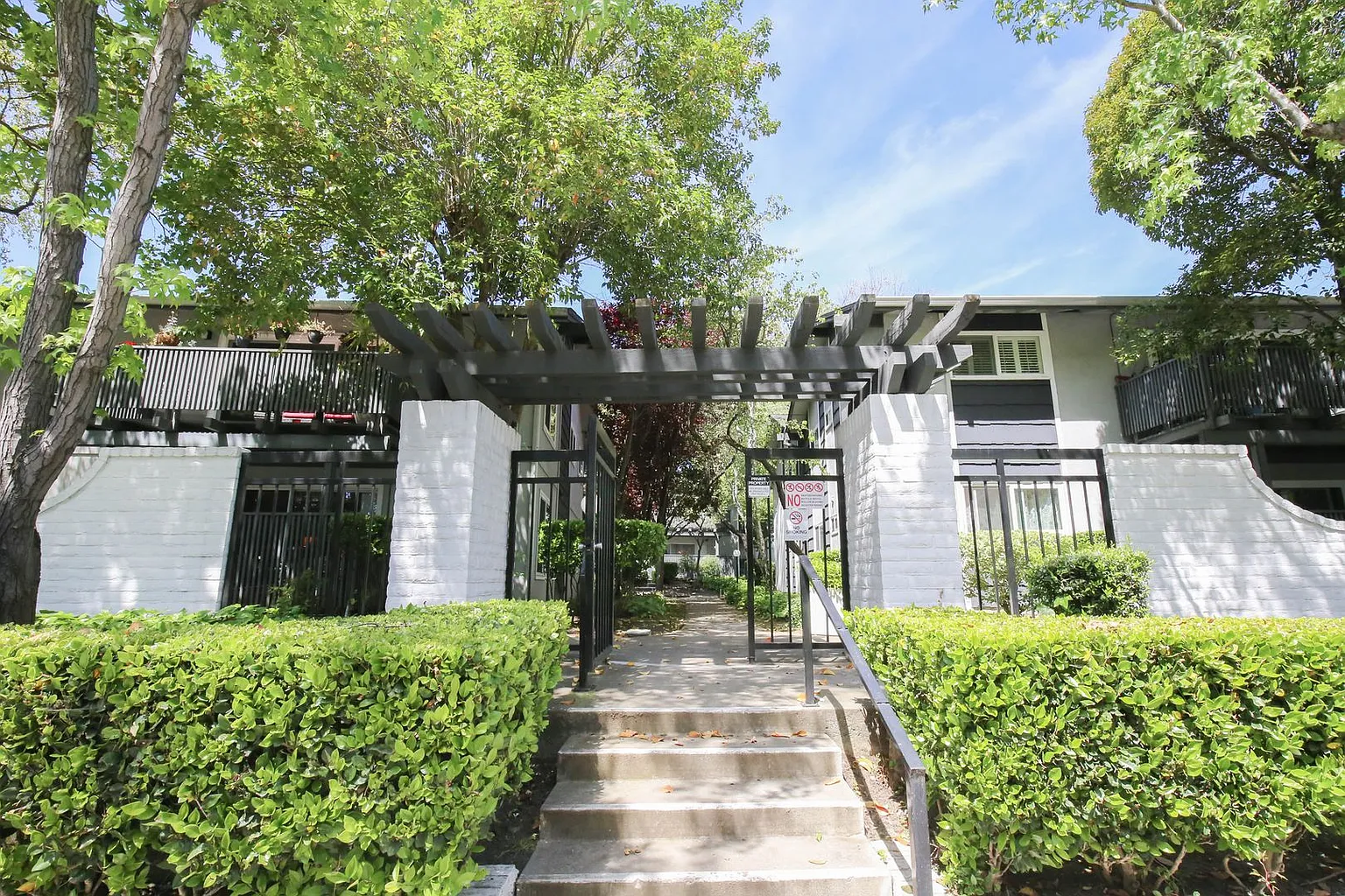 9085 Alcosta Blvd APT 418 photo 1