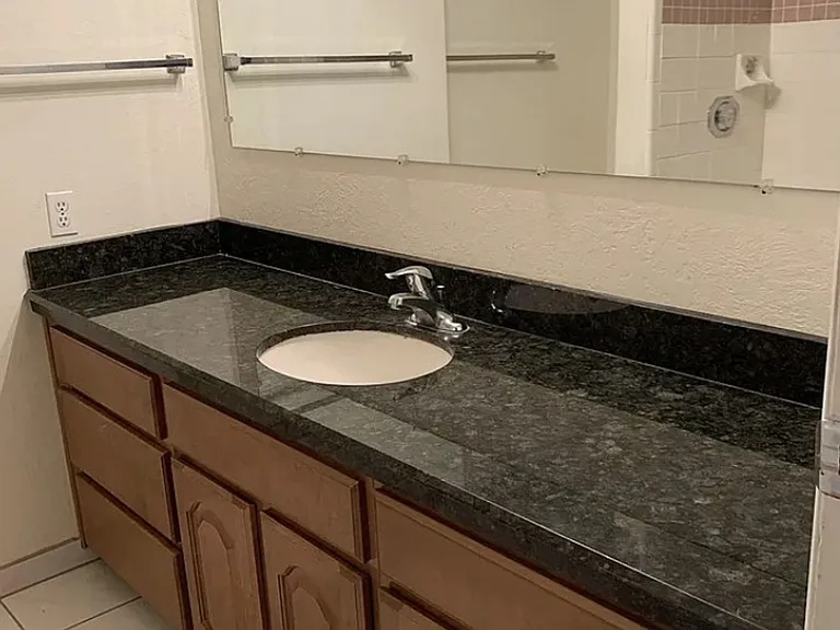 299 N Highland Dr — Photo 12