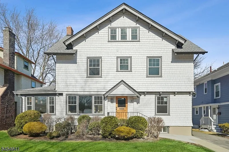 5 bed, 5.0 bath, $8,500 — Photo 1