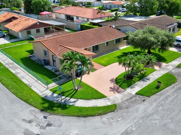 9421 SW 20th St, Miami, FL 33165