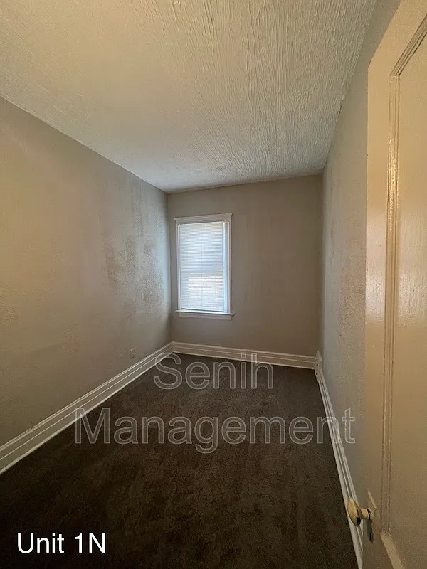 2 bed, 1.0 bath, 800 sqft, $845 — Photo 2