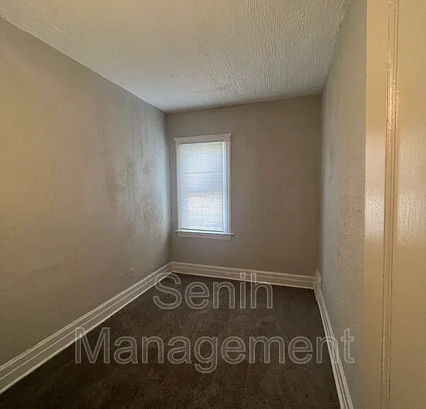 3980 Helen St — Photo 2