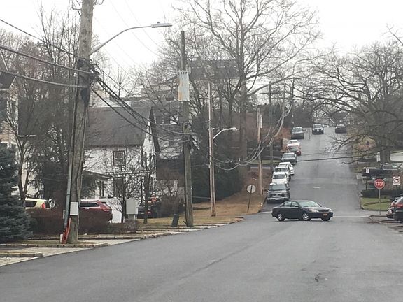 5th image of 121B Montgomery Ave