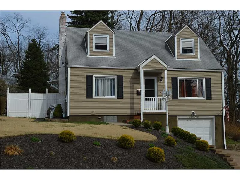 306 Pillow Ave photo 1