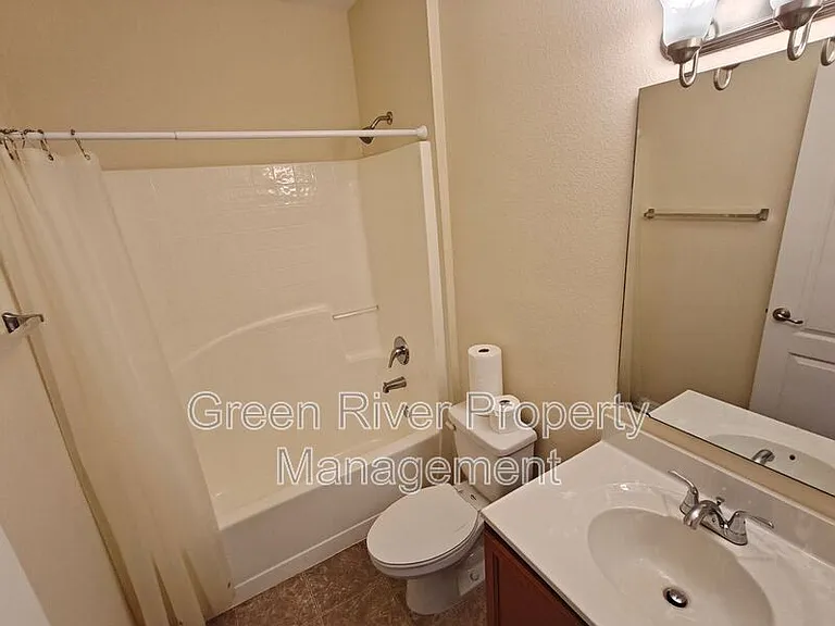 223 Osprey Rd — Photo 8