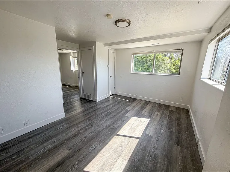 2560 Adams Ave — Photo 7