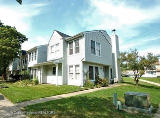 160 Debbie Ln, Lakewood, NJ 08701