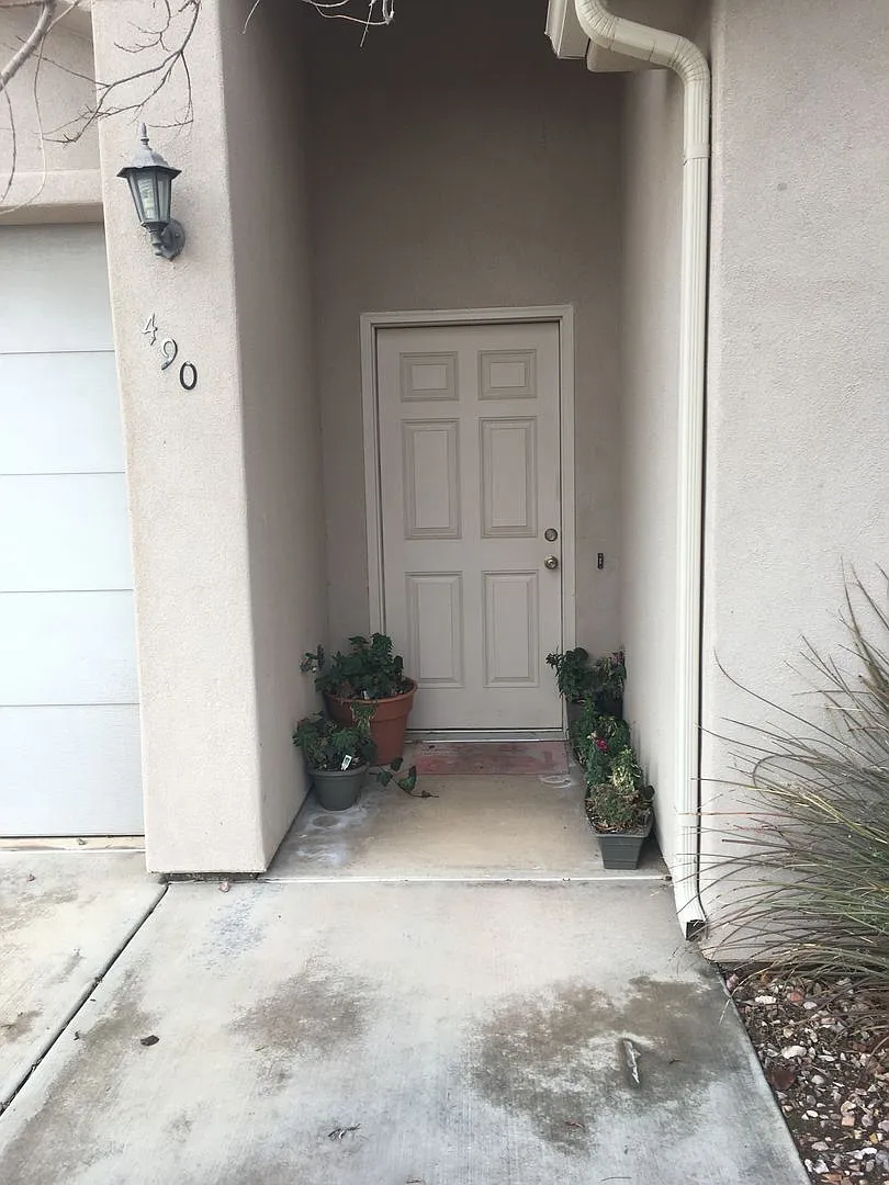 Townhome in Grand Legacy — Photo 3