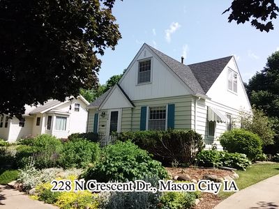 228 N Crescent Dr, Mason City, IA, 50401