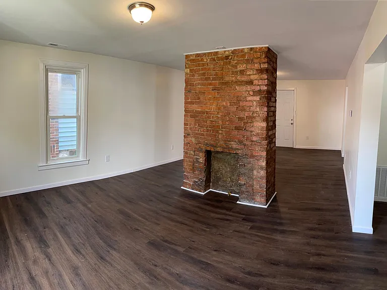 409 Maryland Ave — Photo 3