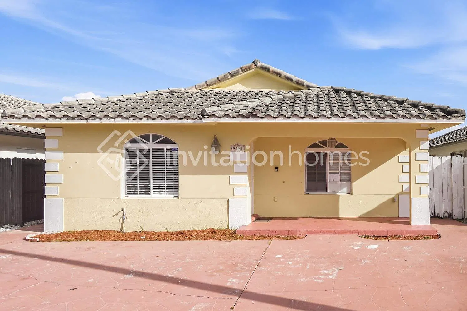 9991 NW 126th Ter Hialeah Gardens, FL 33018 — Photo 1