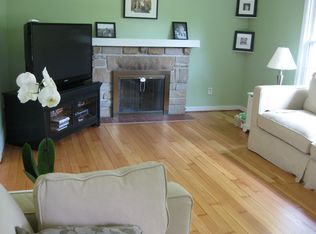 4712 Chestnut Rd, Independence, OH 44131