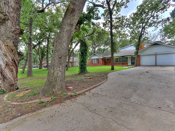 3rd image of 1509 N Fordson Dr