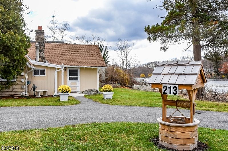 1st image of 213 Otterhole Rd