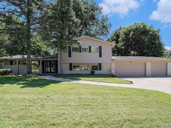 5631 Woodwind Dr, Bloomfield Hills, MI 48301