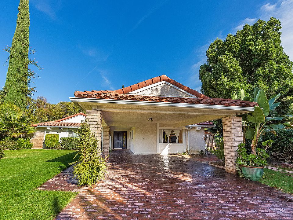 1st image of 30601 Janlor Dr