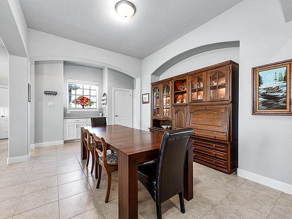 5th image of 1345 Laurel Loop