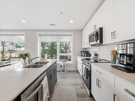 3rd image of 29 Heckman Ave #206